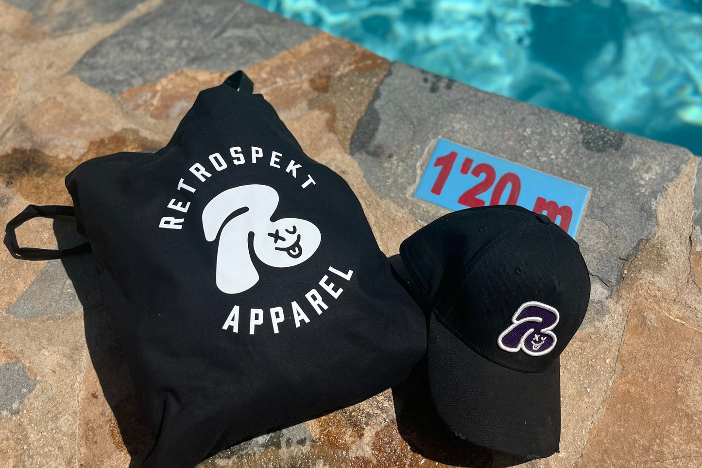 Retrospekt Tote Bags