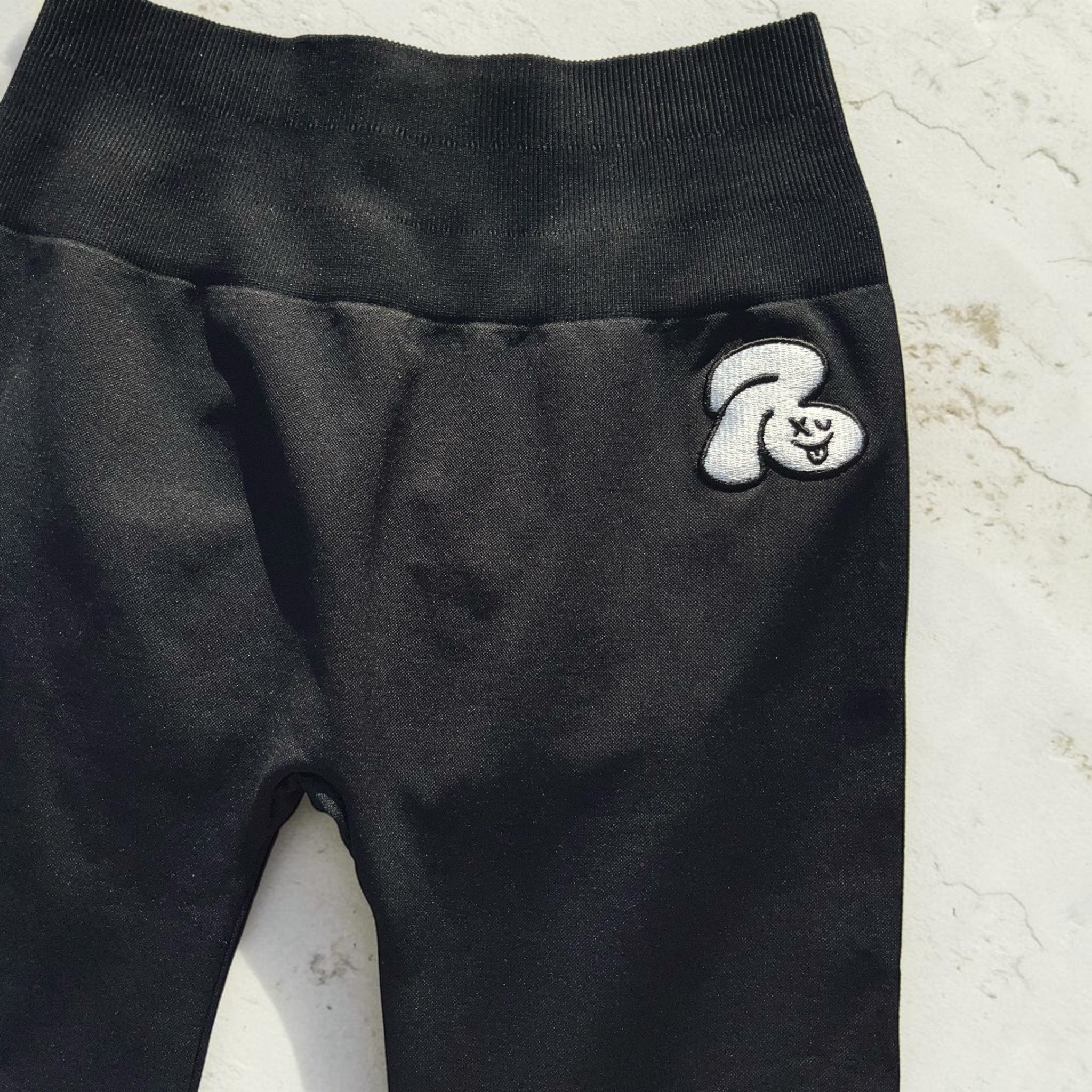 SEAMLESS FLARED LEGGINGS